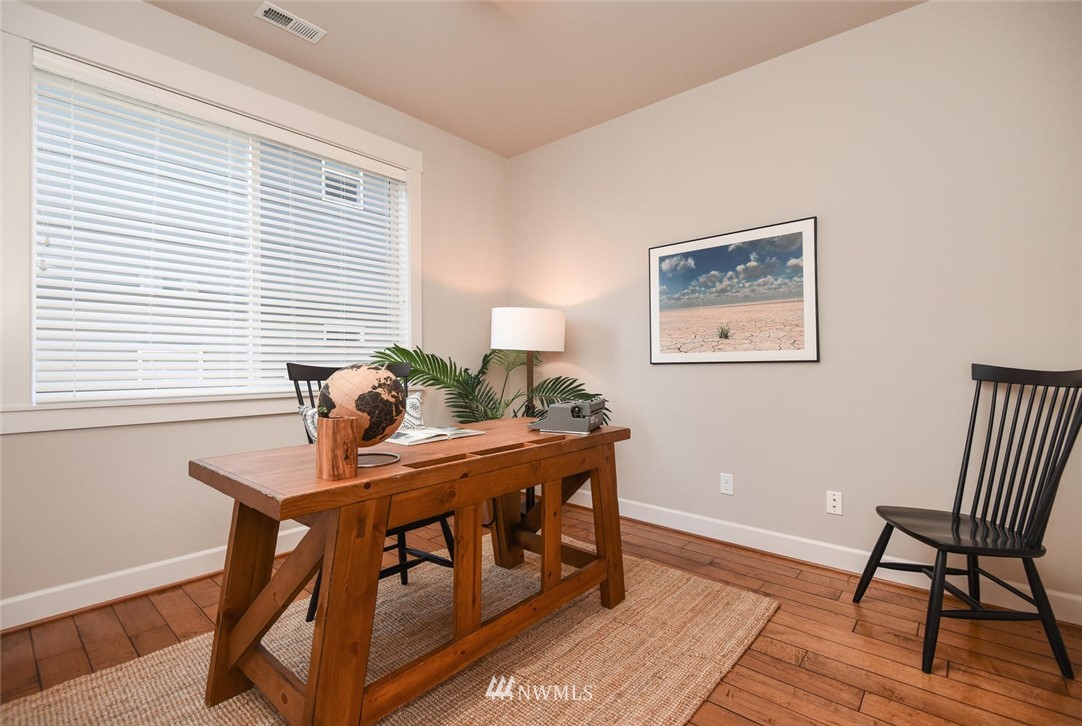 6218 Northeast 1st Street Renton, WA 98059 - Photo 11 of 23