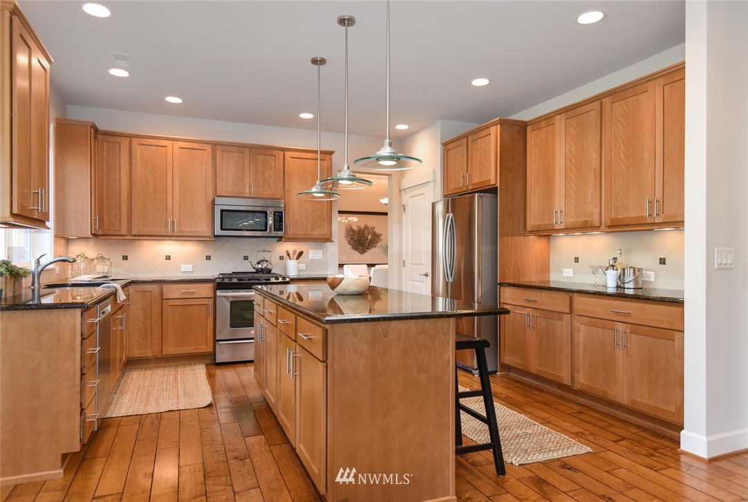 6218 Northeast 1st Street Renton, WA 98059 - Photo 7 of 23