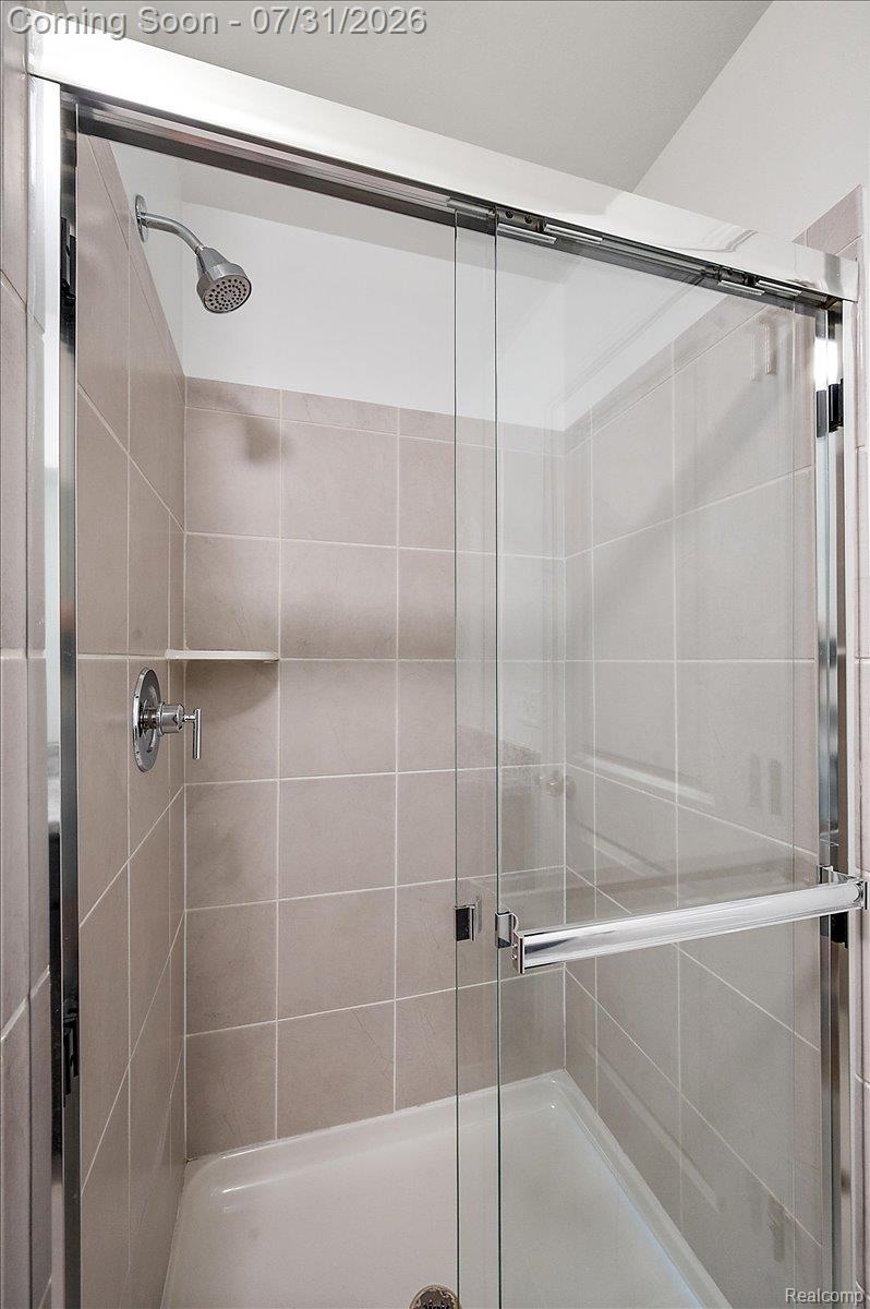 2500 Normandy Road Royal Oak, MI 48073 - Photo 38 of 47 47-2500 Normandy Unit 3-64.jpg
