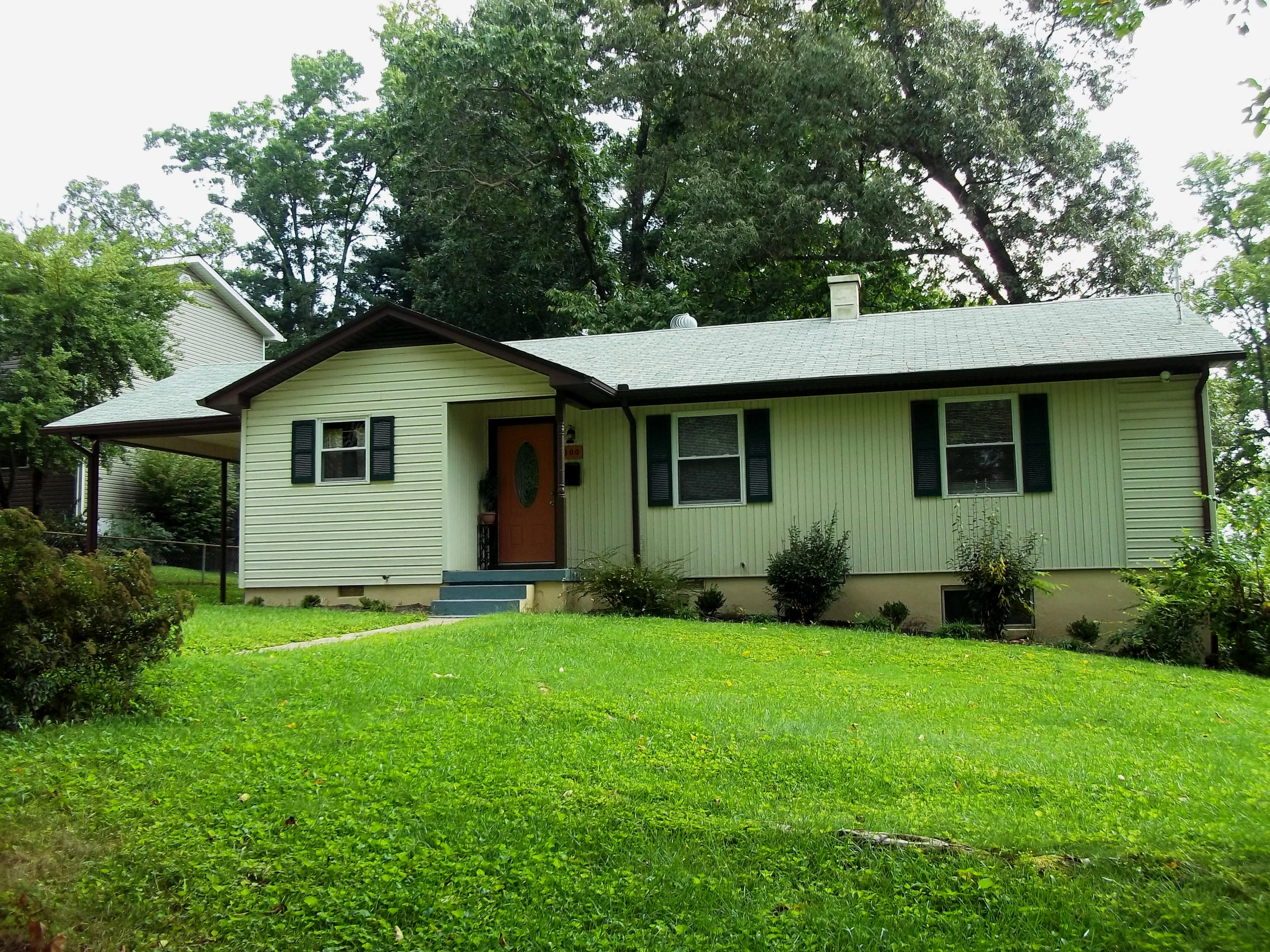 100 Andover Circle Oak Ridge, TN 37830 - Photo 1 of 30 100 Andover Front