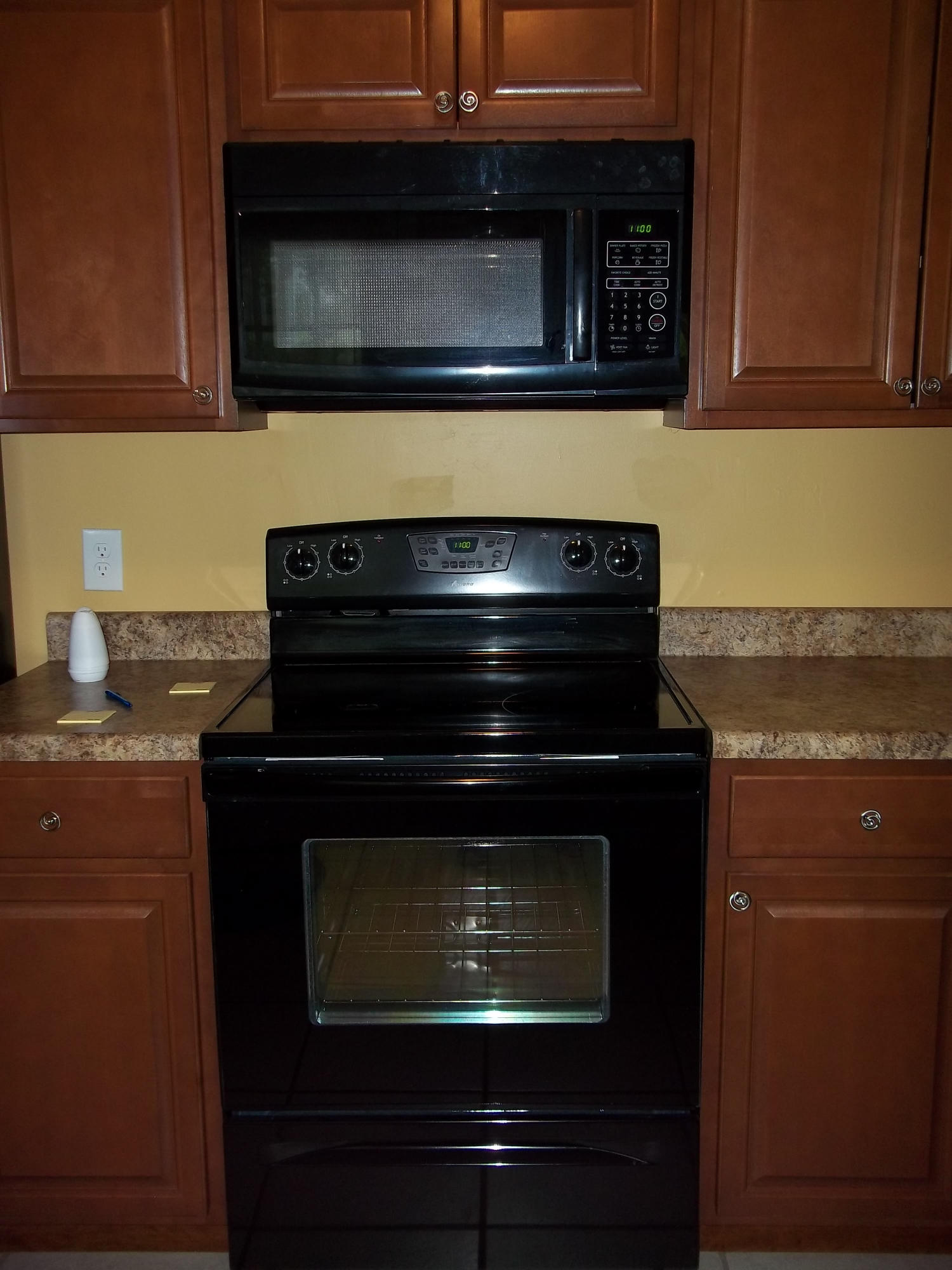100 Andover Circle Oak Ridge, TN 37830 - Photo 12 of 30 Built in Micro and Stove included!