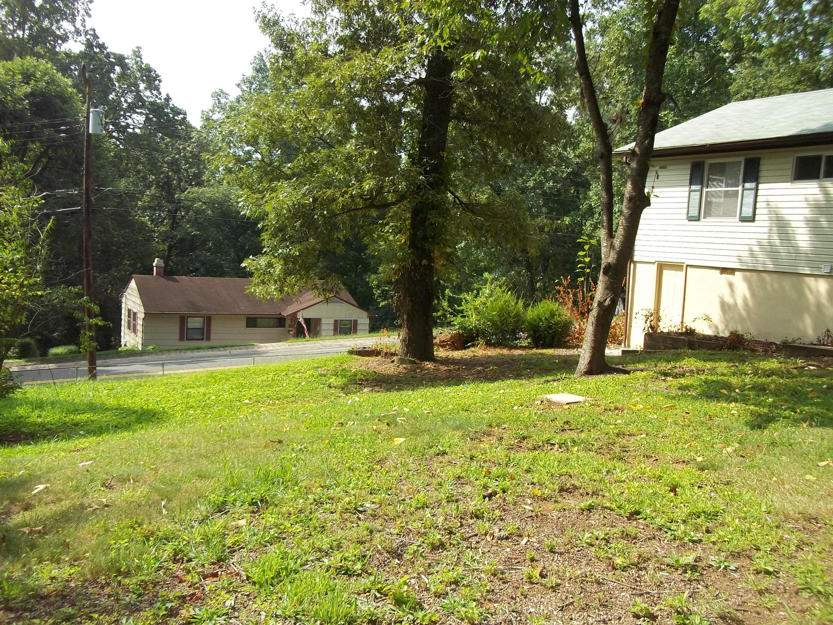 100 Andover Circle Oak Ridge, TN 37830 - Photo 28 of 30 huge fenced in yard