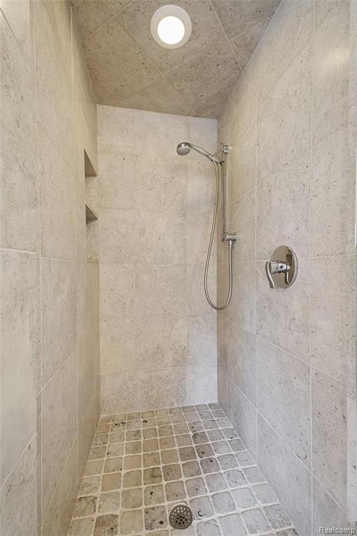 711 Rivenoak Street Birmingham, MI 48009 - Photo 38 of 58