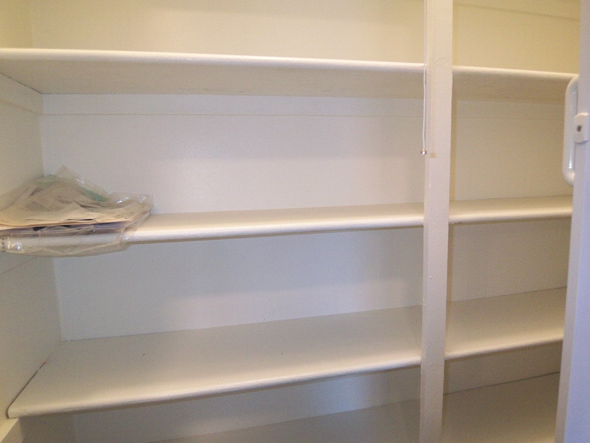 1517 7 Pines Road, Unit C2 Schaumburg, IL 60193 - Photo 16 of 34 a close view of sink