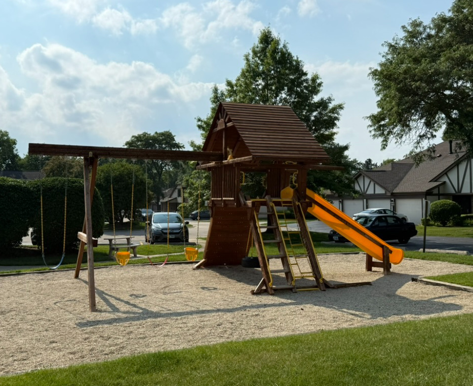 1517 7 Pines Road, Unit C2 Schaumburg, IL 60193 - Photo 33 of 34 a view of a park with slide