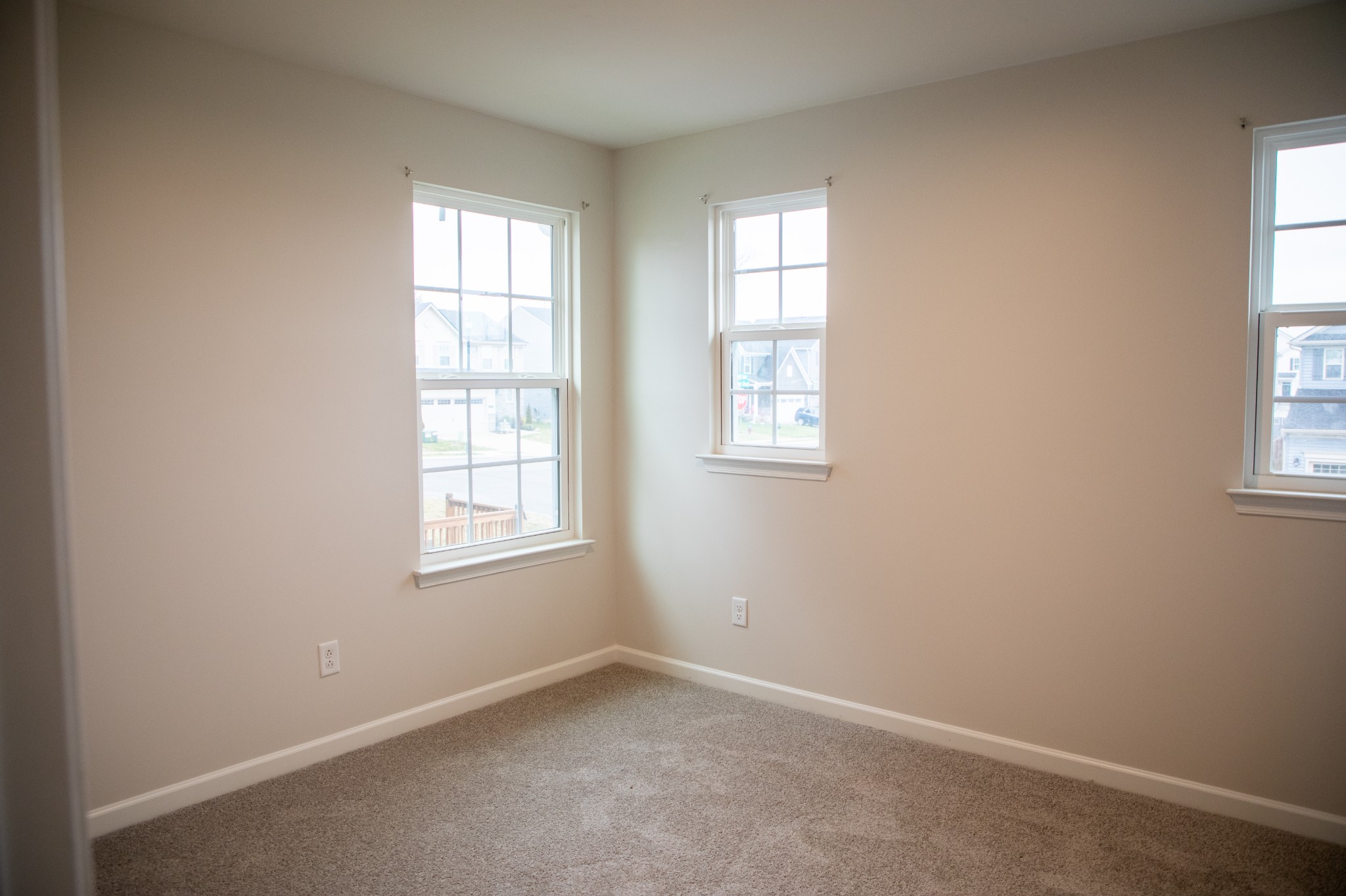 3209 Garrett Lane Columbia, TN 38401 - Photo 15 of 30 an empty room with windows