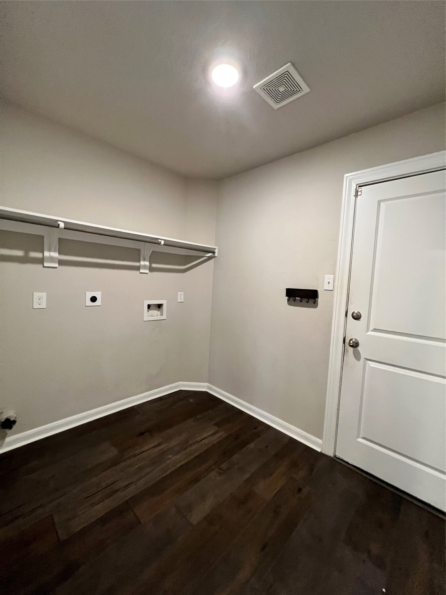 203 Acorn Tree Court Spring, TX 77388 - Photo 13 of 36 Laundry room
