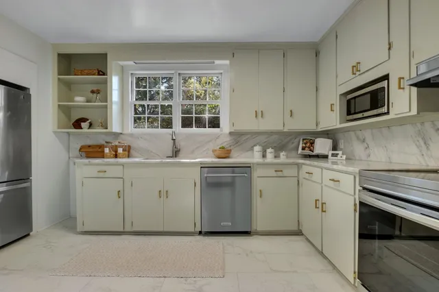 $425,000 | 2007 Dellwood Drive, Tallahassee, FL 32303