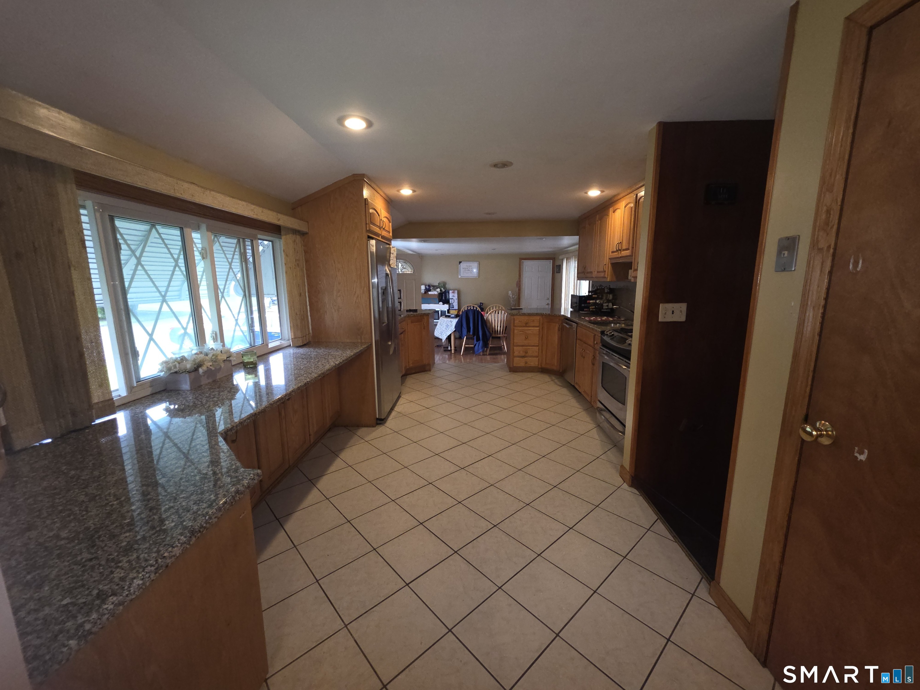 8 Matthew Road East Hartford, CT 06108 - Photo 9 of 28 Gallery Image 9