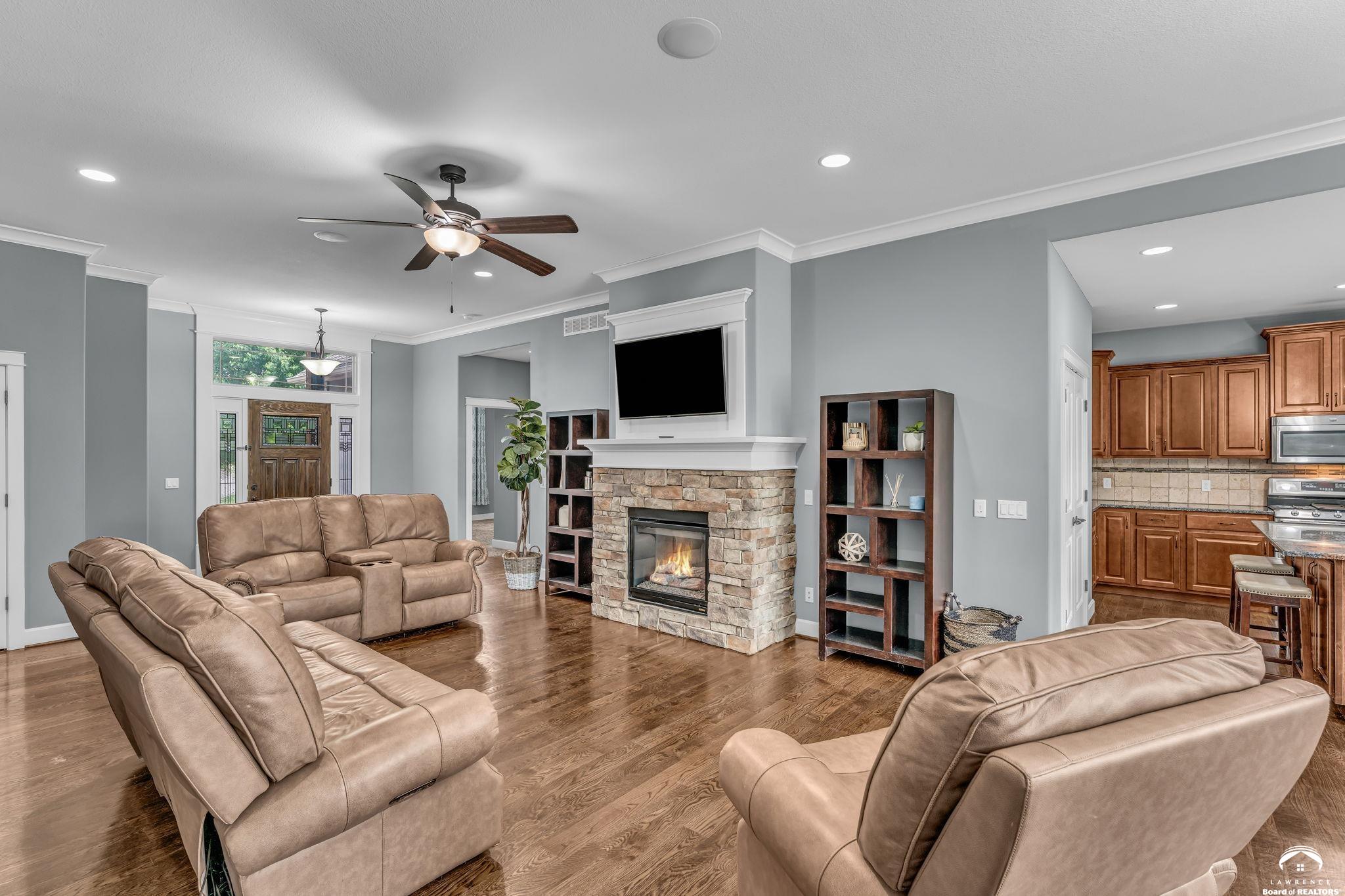 5524 Chamney Court Lawrence, KS 66049 - Photo 10 of 51