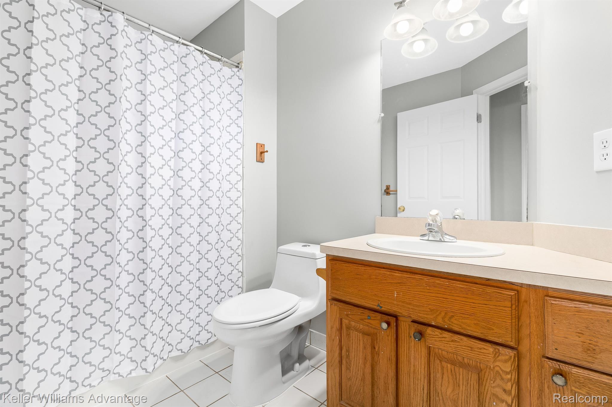 8040 Stephens Road Warren, MI 48089 - Photo 24 of 26 Gallery Image 24