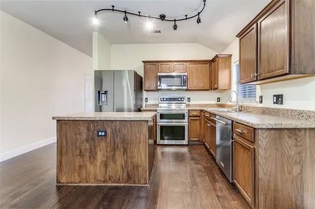 $2,400 | 3010 Sawgrass Drive, Wylie, TX 75098