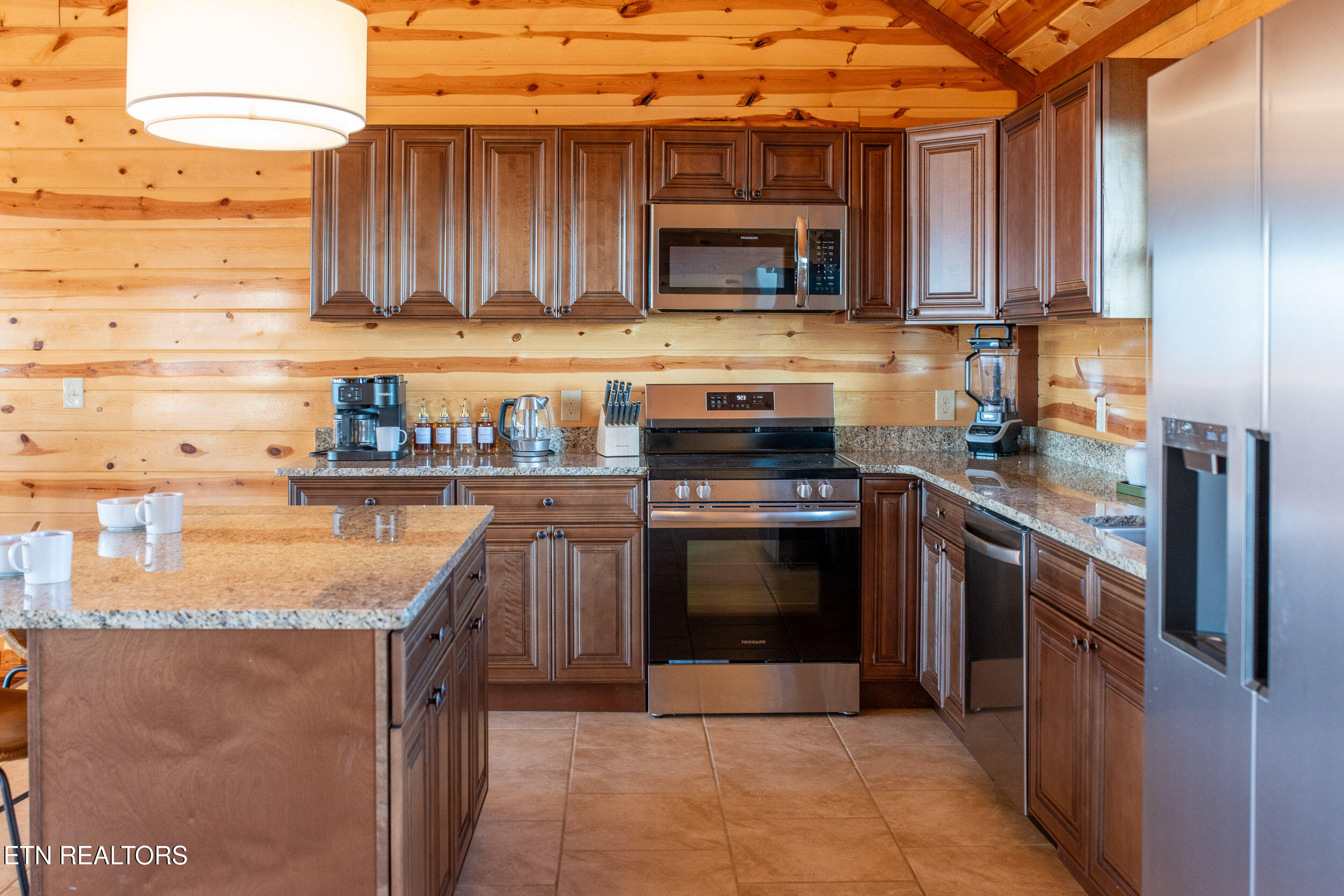 2445 Mountain Ridge Way Sevierville, TN 37862 - Photo 14 of 48 HavenHideaway-191