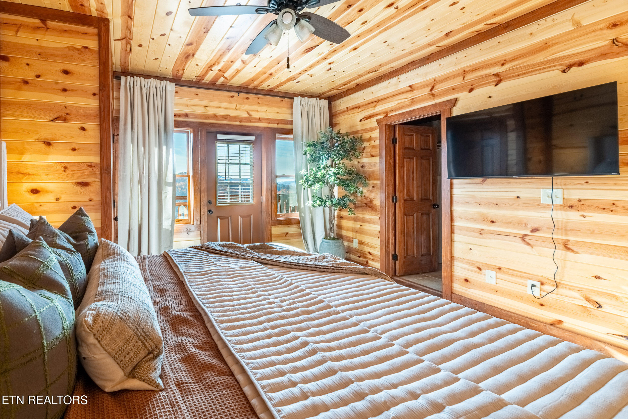 2445 Mountain Ridge Way Sevierville, TN 37862 - Photo 24 of 48 HavenHideaway-135