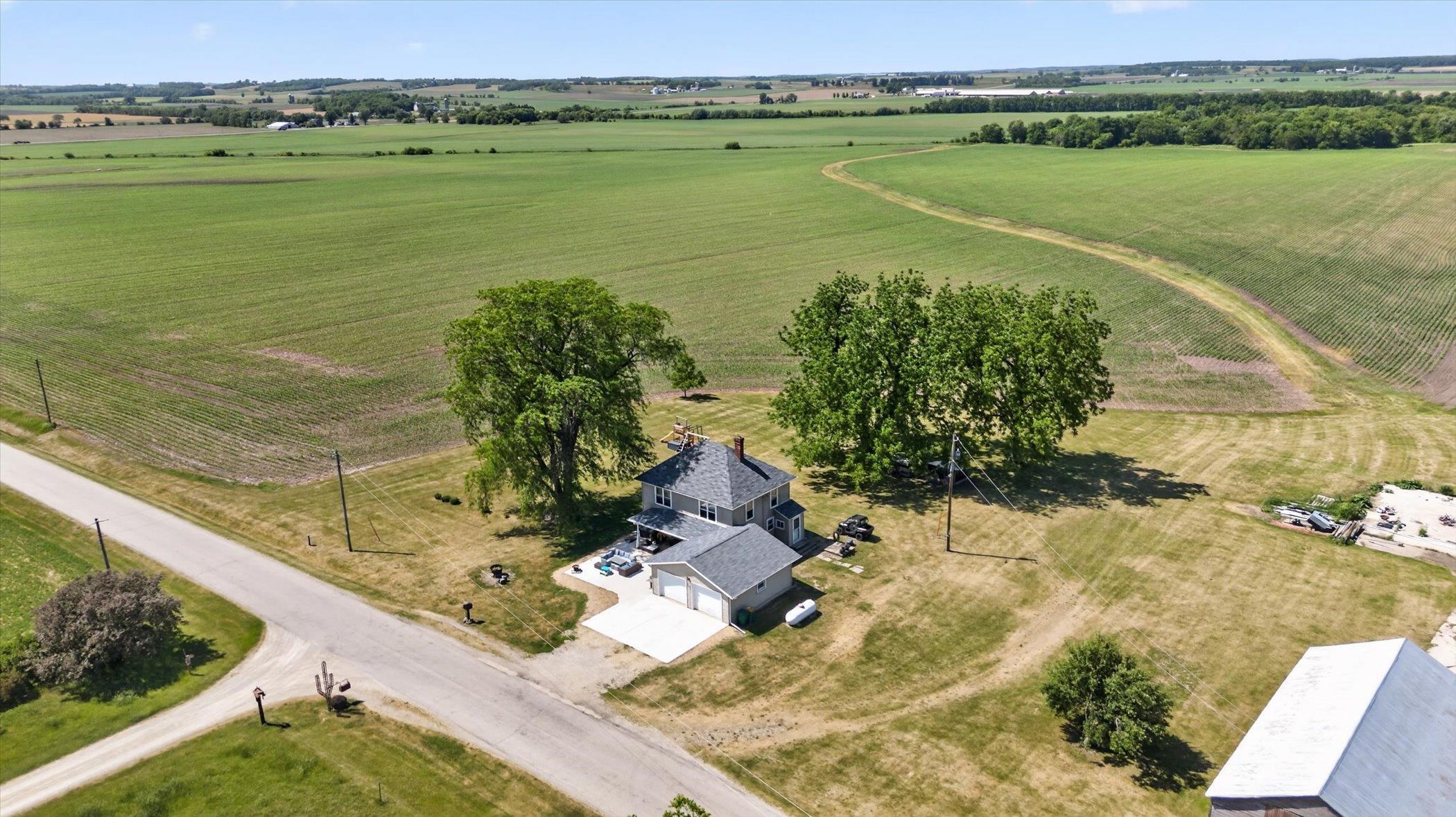 W1012 Spring Creek Road Brodhead, WI 53520 - Photo 33 of 42