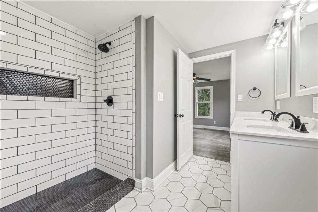 345 Steele Road Slickville, PA 15684 - Photo 14 of 29 Master Bathroom