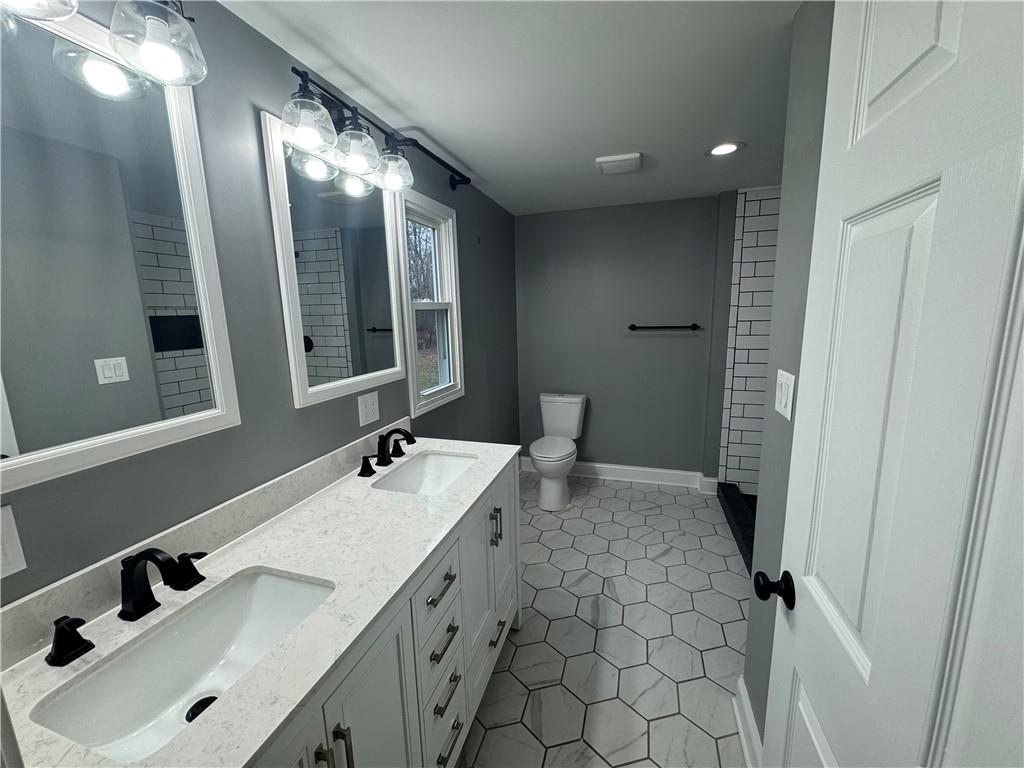 345 Steele Road Slickville, PA 15684 - Photo 16 of 29 Master bathroom