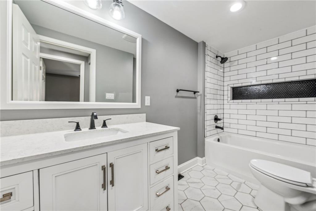 345 Steele Road Slickville, PA 15684 - Photo 20 of 29 Full Bathroom
