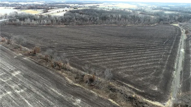 $408,000 | 3 137th Avenue, Pattonsburg, MO 64670