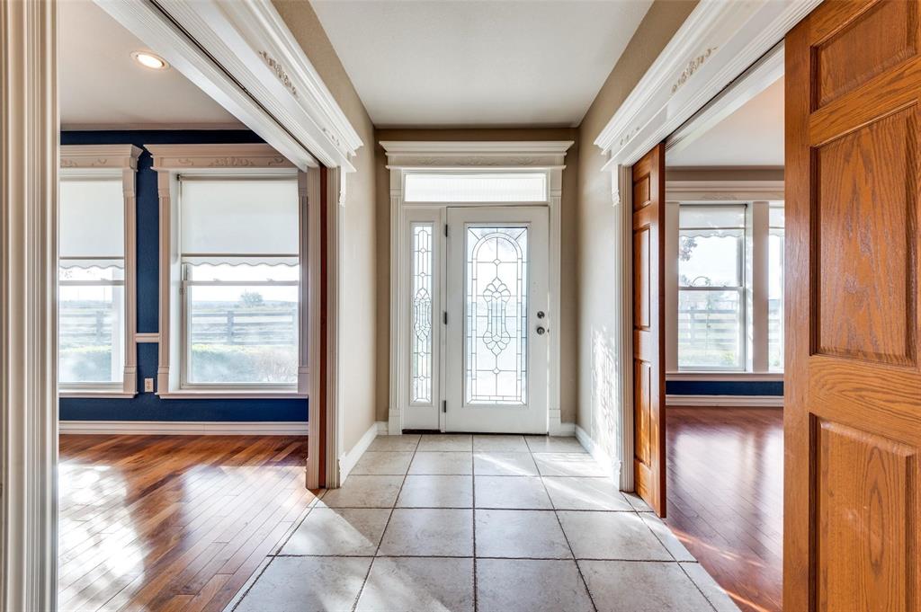 5520 Dido Hicks Road Fort Worth, TX 76179 - Photo 7 of 33 a view of an entryway