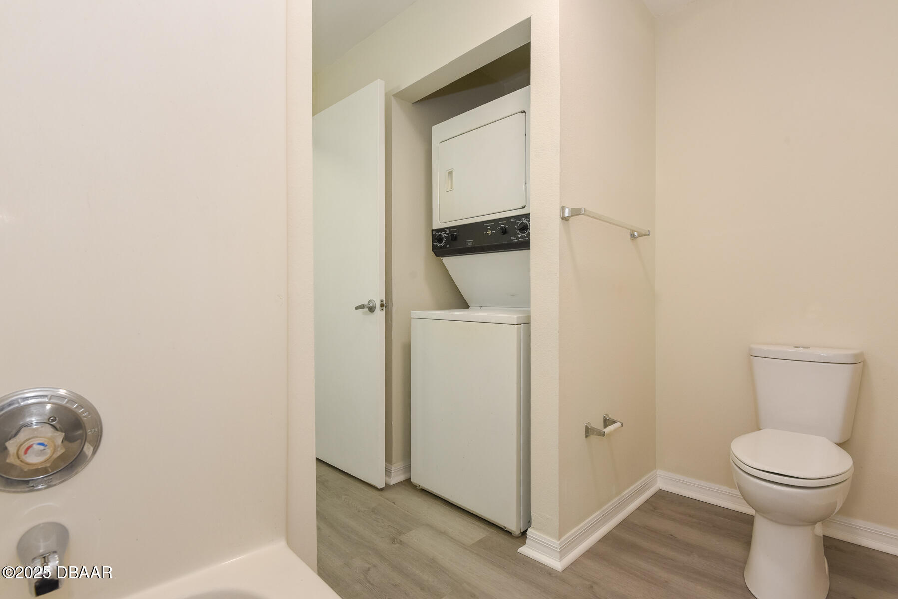 1601 Big Tree Road, Unit 1006 Daytona Beach, FL 32119 - Photo 13 of 28 DSC_9645
