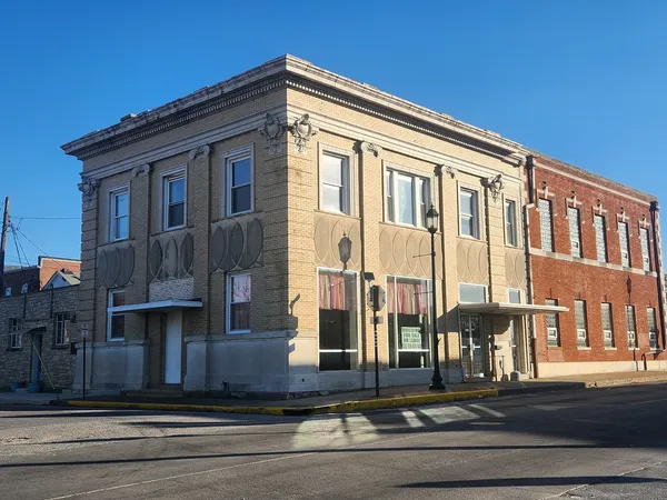 $125,000 | 17 West Water Street, Pinckneyville, IL 62274