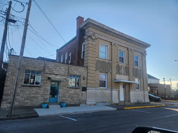 $125,000 | 17 West Water Street, Pinckneyville, IL 62274