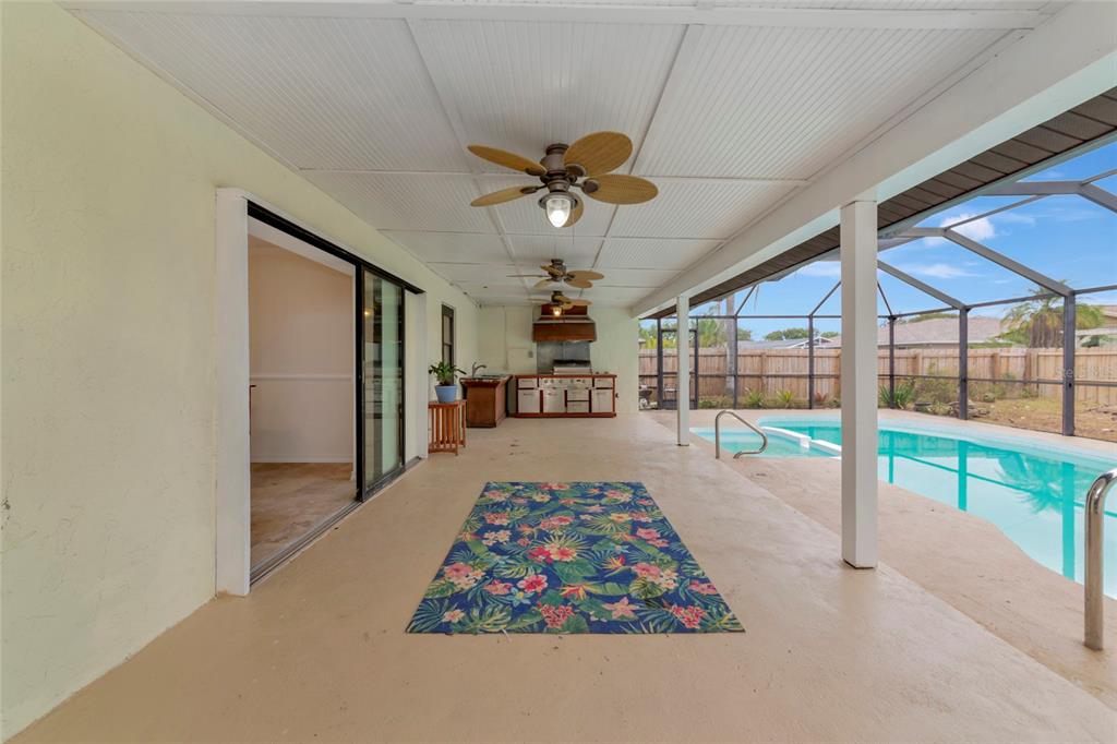 4656 Alexander Pope Lane Sarasota, FL 34241 - Photo 35 of 42 a very nice looking room with a large window