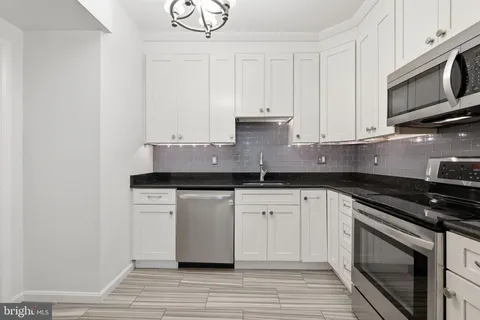 $349,900 | 7208 Jillspring Court, Unit 25C, Springfield, VA 22152