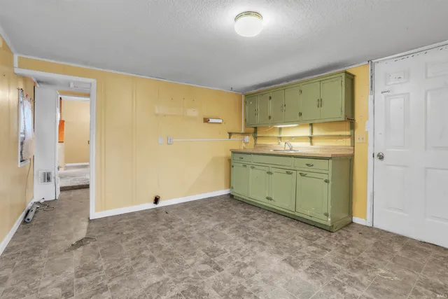 $84,995 | 3240 West Shoreline Drive, Columbia City, IN 46725