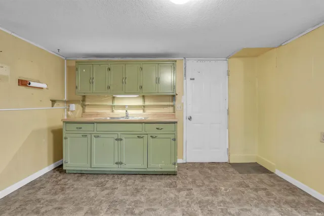 $84,995 | 3240 West Shoreline Drive, Columbia City, IN 46725