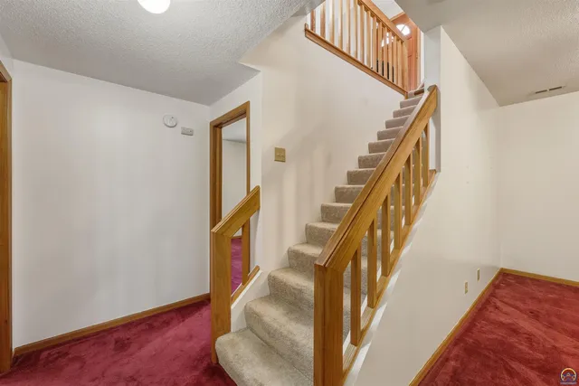 $259,900 | 3540 Southwest Willow Brook Drive, Topeka, KS 66614