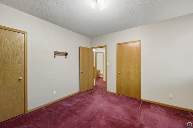 $259,900 | 3540 Southwest Willow Brook Drive, Topeka, KS 66614