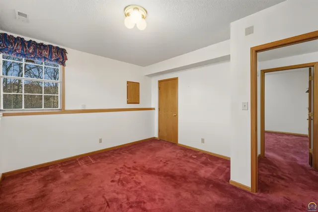 $259,900 | 3540 Southwest Willow Brook Drive, Topeka, KS 66614