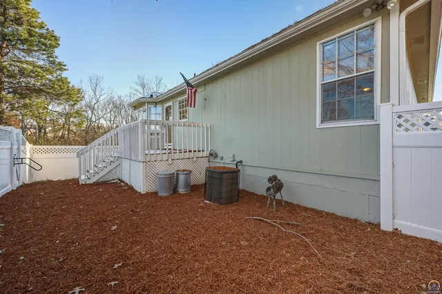 $259,900 | 3540 Southwest Willow Brook Drive, Topeka, KS 66614