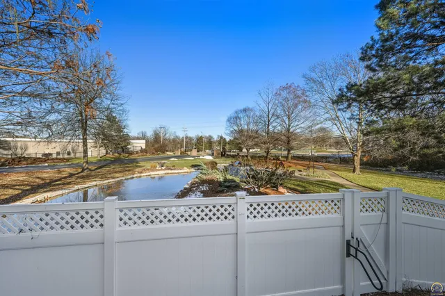 $259,900 | 3540 Southwest Willow Brook Drive, Topeka, KS 66614