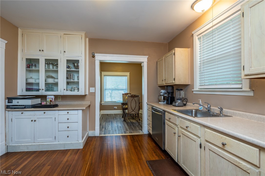 1634 Maple Road Cleveland Heights, OH 44121 - Photo 8 of 35