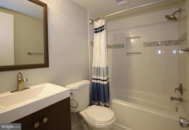 $1,800 | 3801 Ski Lodge Drive, Unit 205, Burtonsville, MD 20866