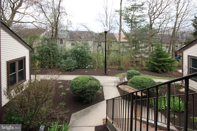 $1,800 | 3801 Ski Lodge Drive, Unit 205, Burtonsville, MD 20866