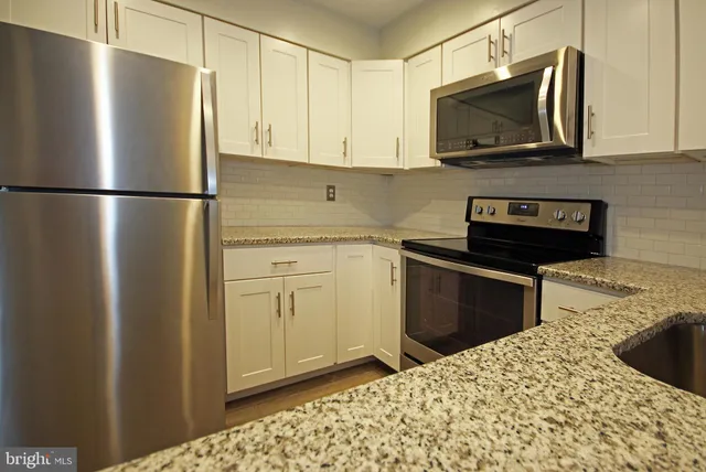 $1,800 | 3801 Ski Lodge Drive, Unit 205, Burtonsville, MD 20866