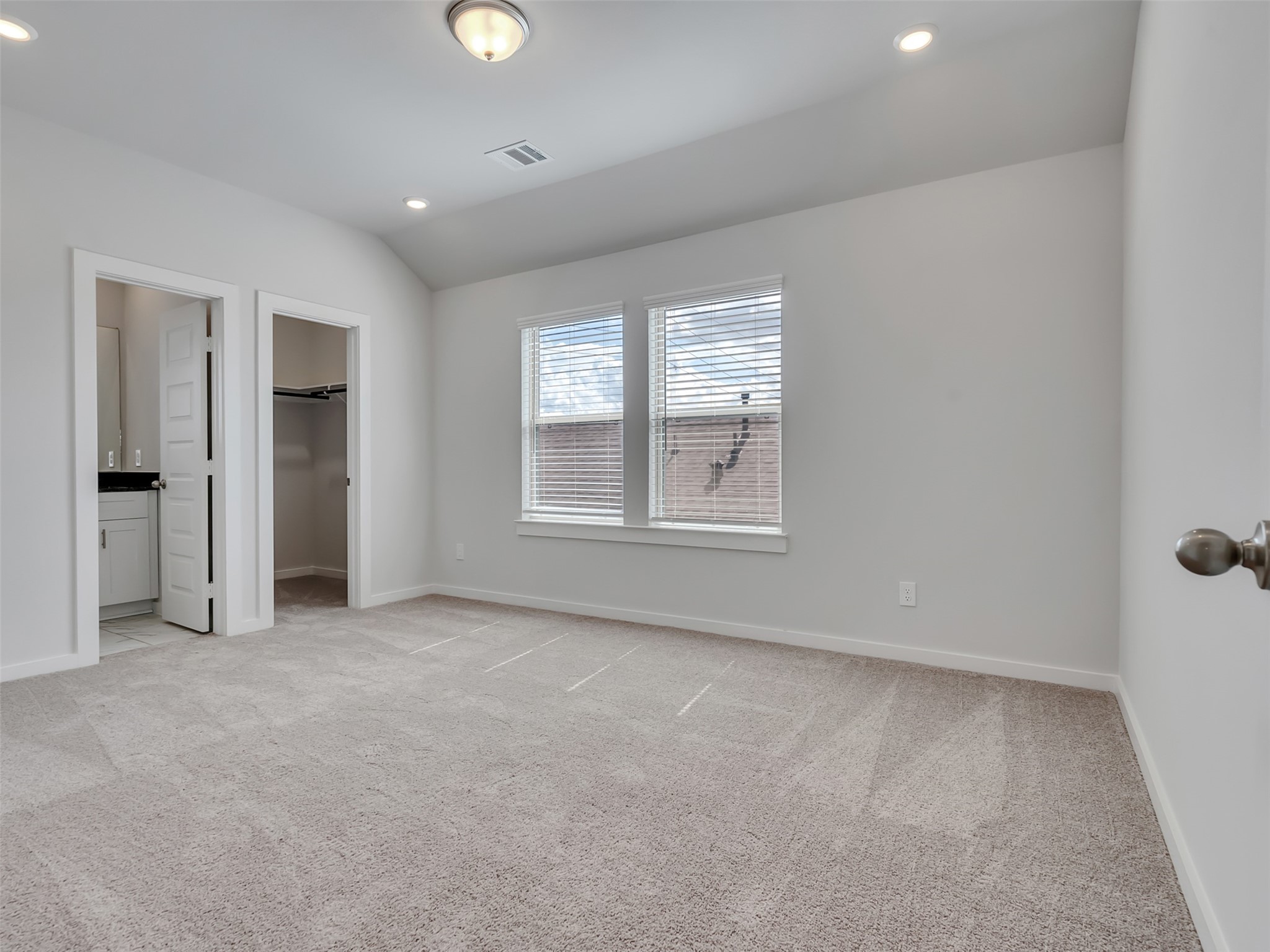 1206 Elsinore Drive Rosharon, TX 77583 - Photo 16 of 21 an empty room with windows and closet