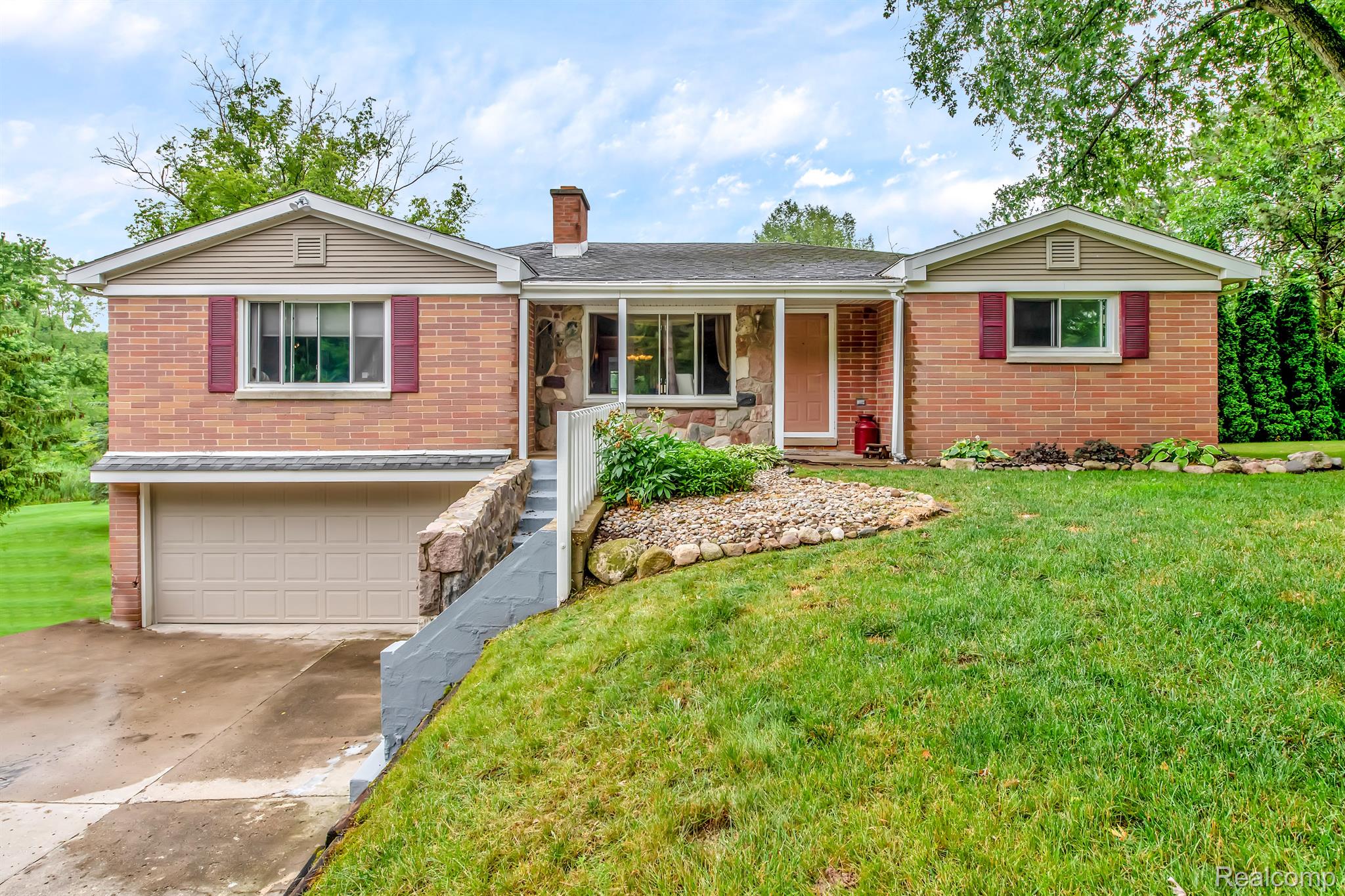 8963 Crane Road Milan, MI 48160 - Photo 1 of 40 Gallery Image 1