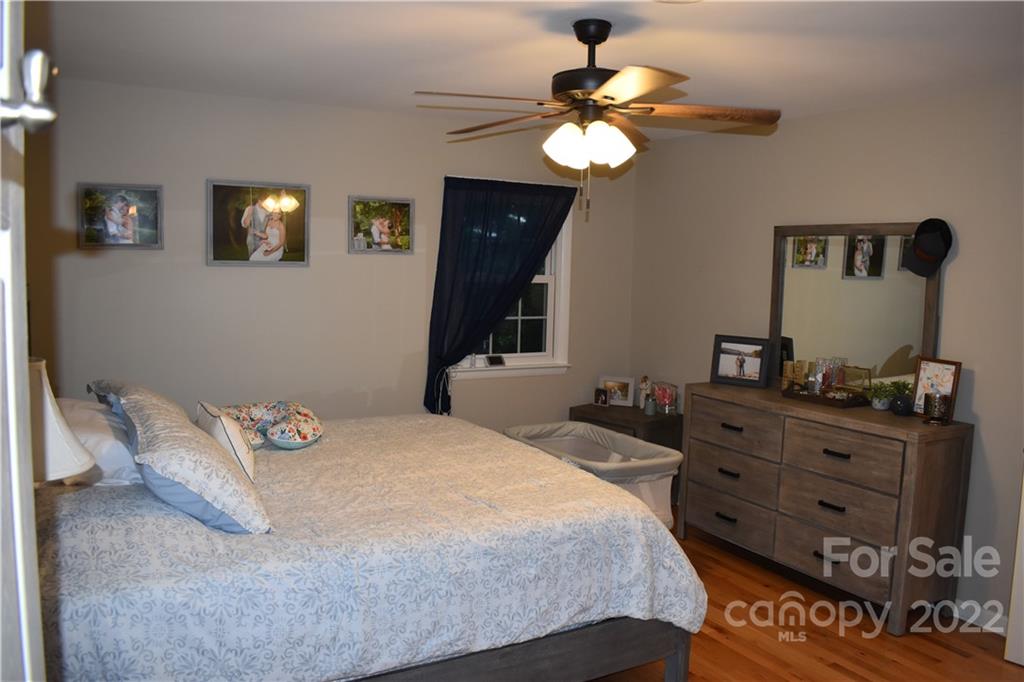 536 Old Neal Road Marion, NC 28752 - Photo 18 of 48 Gallery Image 18