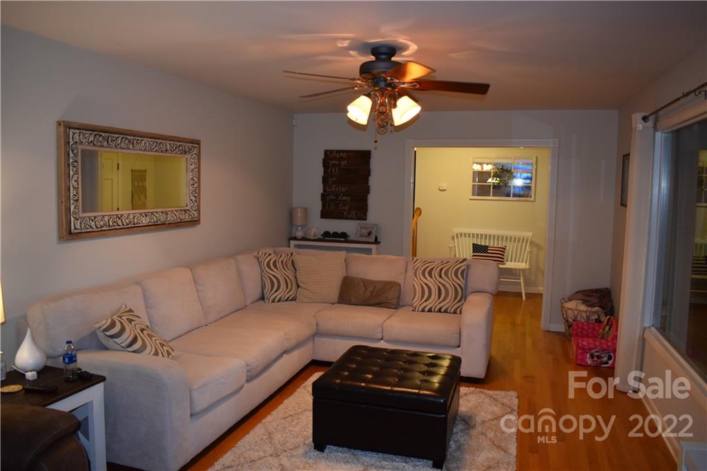 536 Old Neal Road Marion, NC 28752 - Photo 3 of 48 Gallery Image 3
