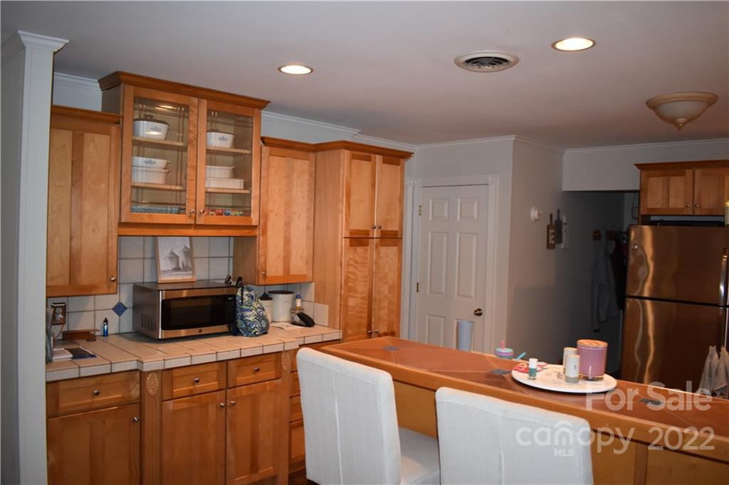 536 Old Neal Road Marion, NC 28752 - Photo 9 of 48 Gallery Image 9