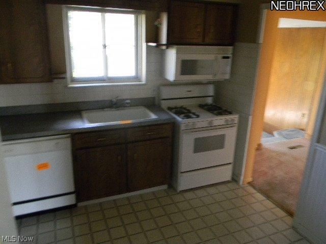 2535 Dentzler Road Parma, OH 44134 - Photo 5 of 16