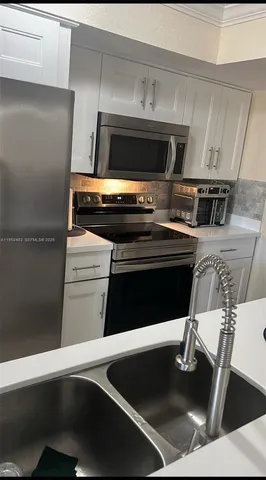 $2,600 | 15241 Southwest 80th Street, Unit 110, Miami, FL 33193