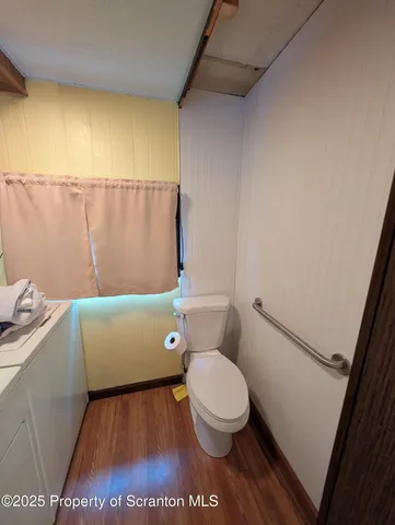 a view of kitchen with washer and dryer