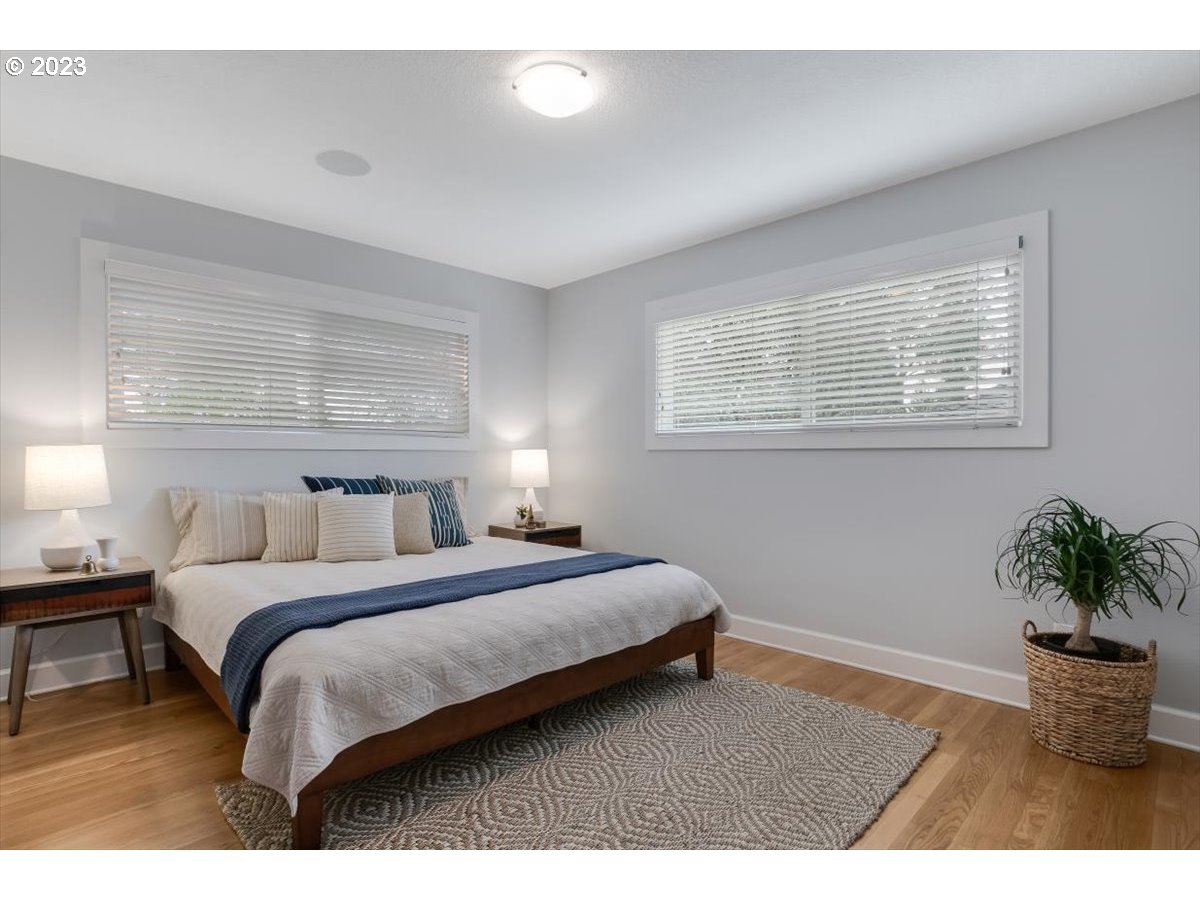 3470 Southwest Ridgewood Avenue Portland, OR 97225 - Photo 18 of 32 Bedroom, Primary