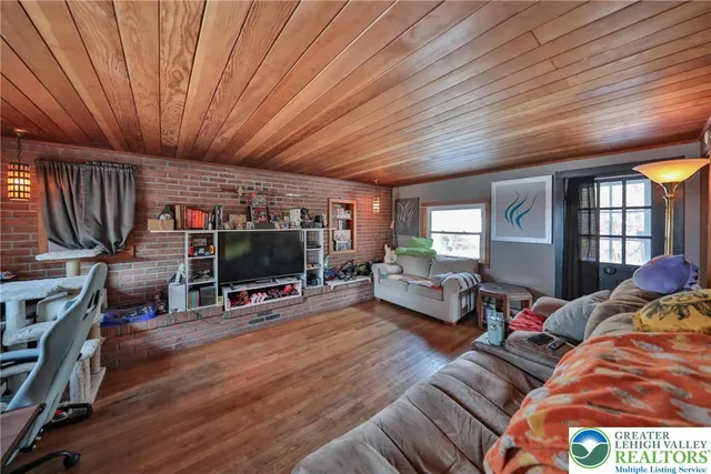 $380,000 | 10365 Old 22, Kutztown, PA 19530